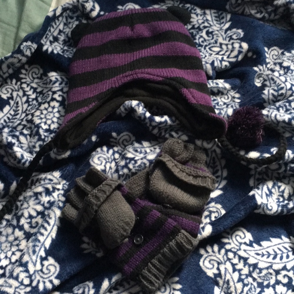 Hat and glove set